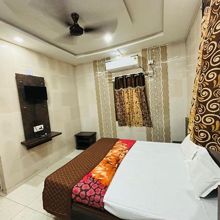 Hotel Shree Nath - 200 Meters From Dwarkadhish Temple Eksteriør bilde