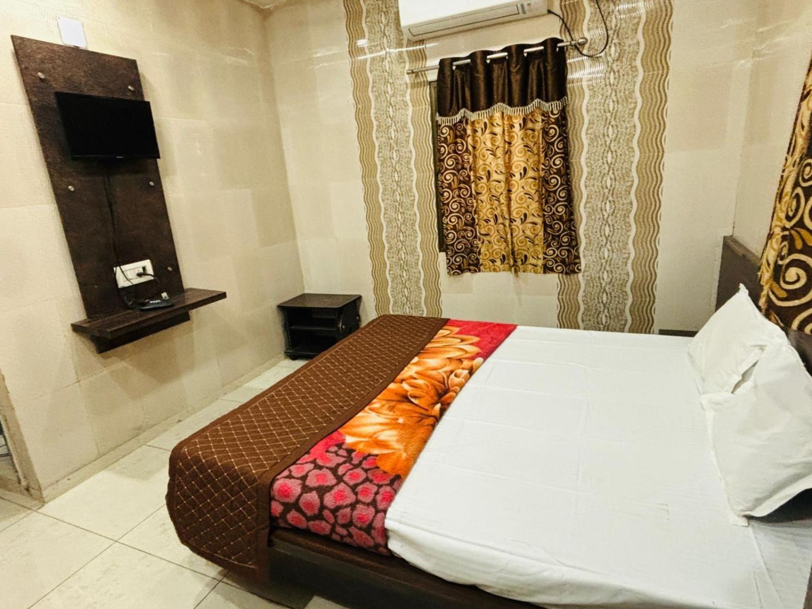 Hotel Shree Nath - 200 Meters From Dwarkadhish Temple Eksteriør bilde