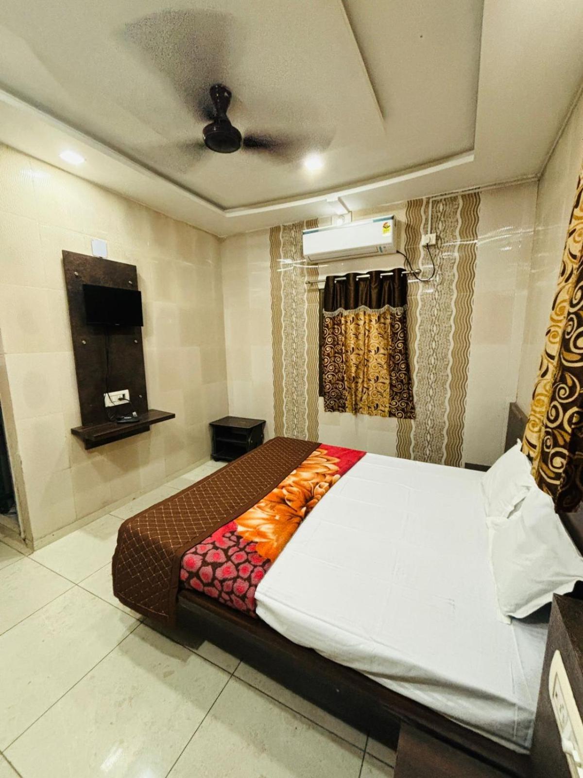Hotel Shree Nath - 200 Meters From Dwarkadhish Temple Eksteriør bilde